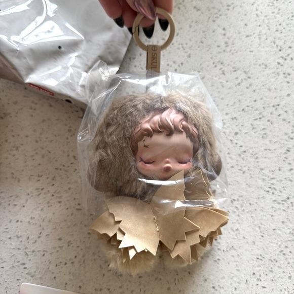 Skullpanda Teakwood L'impressionnisme Vinyl Plush Pendant - Picture 4 of 5